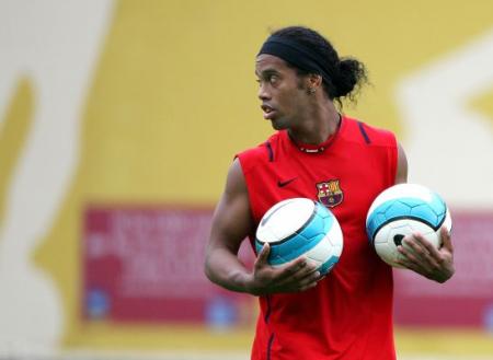 RONNIE AVEC SES DEUX BALLONS